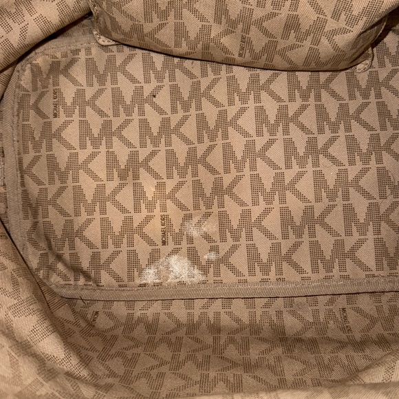 Michael Kors handbag and matching wallet - Picture 4 of 8